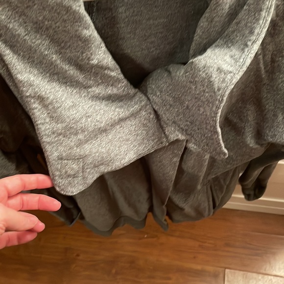 Lululemon grey long hoodie - Picture 5 of 7